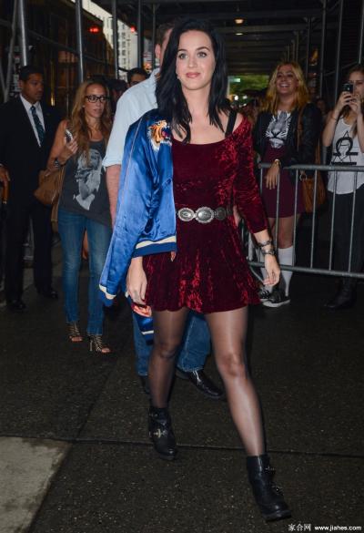 [CELEBRITY HOSIERY]Katy Perry in nylon stockings,pantyhose,tights 24