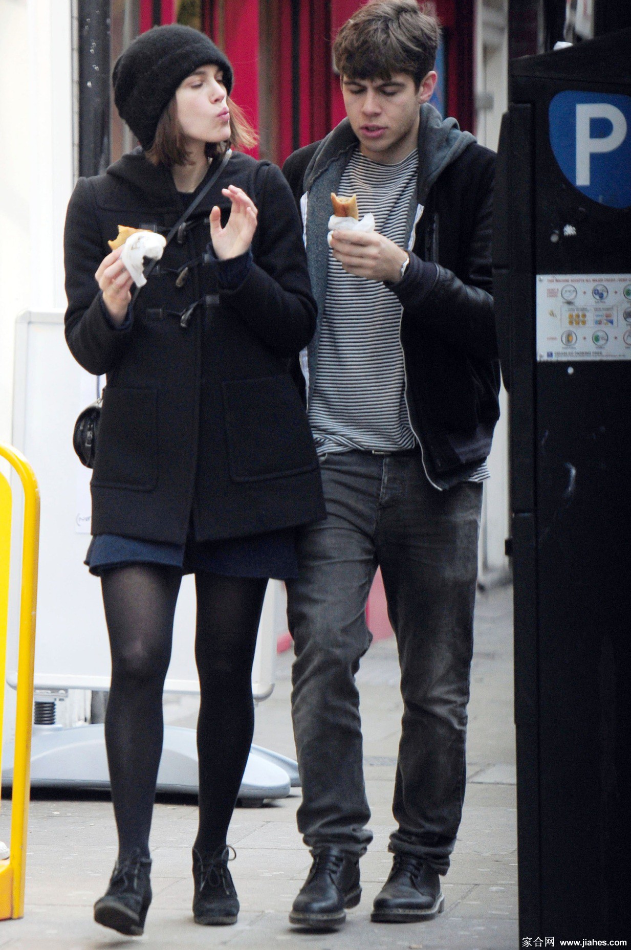 [CELEBRITY NYLON]Keira Knightley in nylon stockings,pantyhose,tights 3[7]