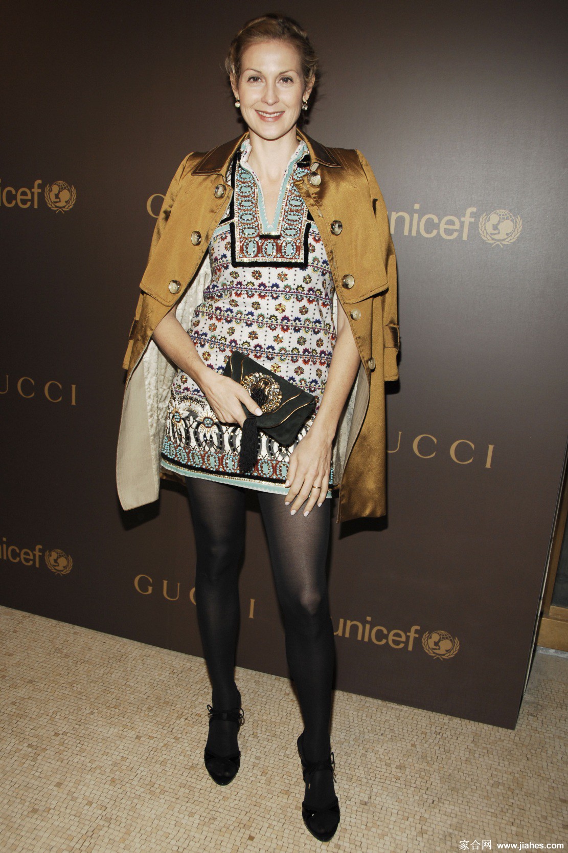 [CELEBRITY PANTYHOSE]Kelly Rutherford in nylon stockings,pantyhose,tights 2[3]