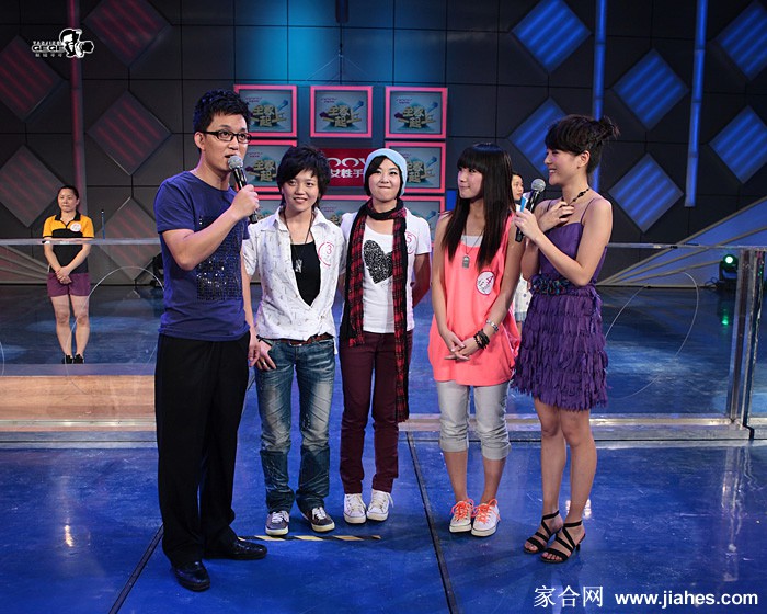 杨乐乐美脚,杨乐乐厚丝袜,杨乐乐下半身,杨乐乐黑皮裤,杨乐乐美腿炮架,杨乐乐紧身裤[6]