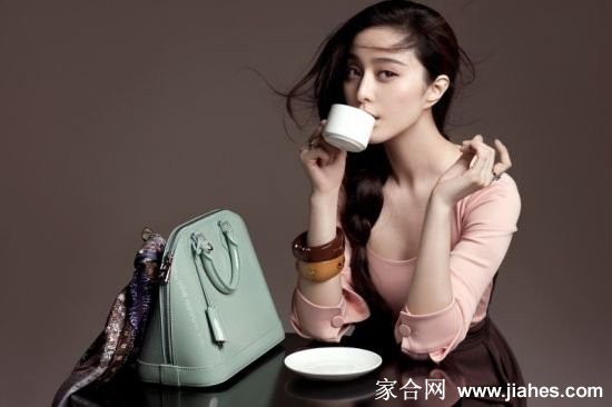 范冰冰酷黑新装尽显优[4]