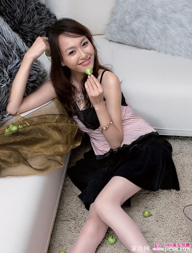 唐嫣闺蜜妩媚写真[2]