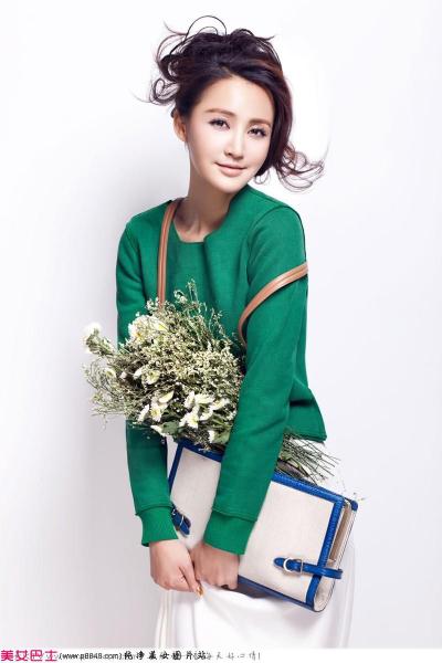 张歆艺温婉笑颜无比可
