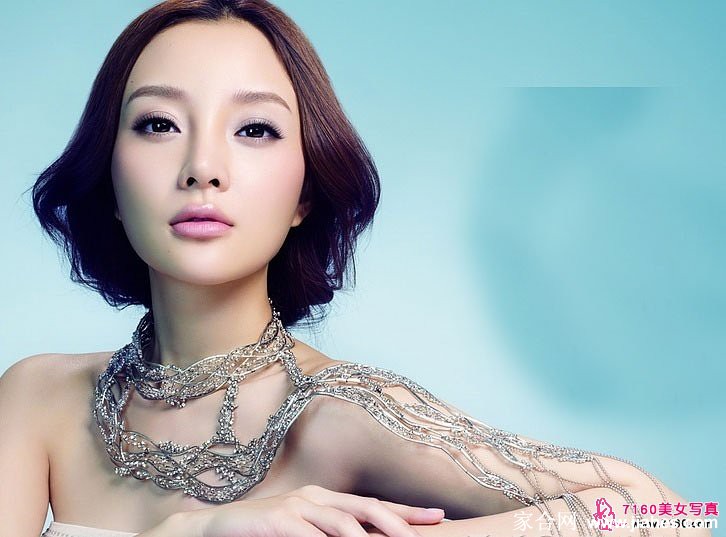 李小璐极致美颜秀贵气[4]