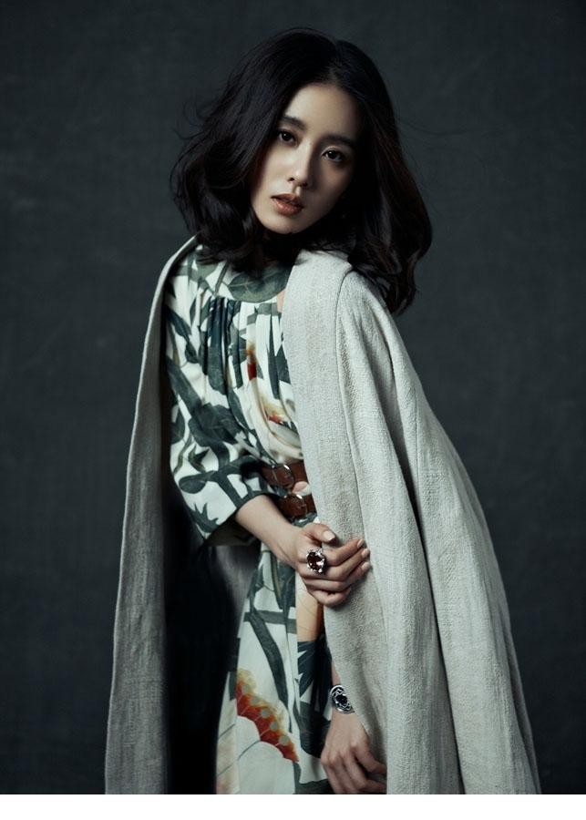 刘诗诗温婉清丽写真 甜美浅笑美丽迷人[3]