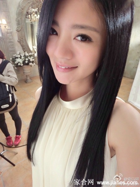 台湾大眼美女安以轩自拍照[12]