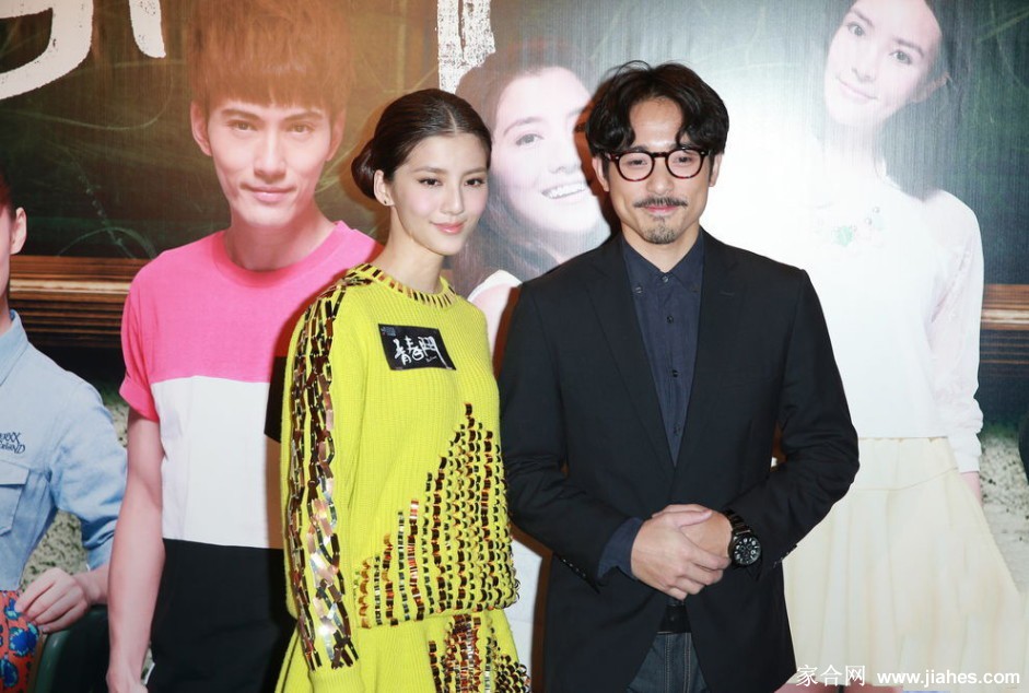 吴千语黄裙亮相电影《青春斗》首映礼[5]