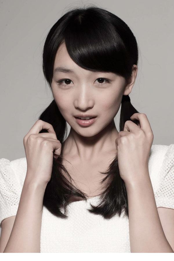 周冬雨倾城之泪清纯甜美剧照 青春搭档李治廷唯美催泪[2]