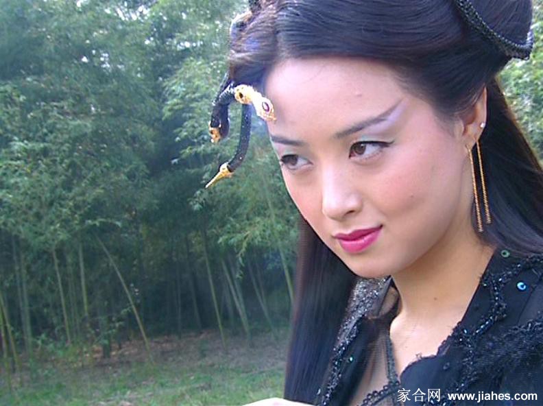 女演员蒋欣扮演妖艳聊斋志异小翠剧照[10]