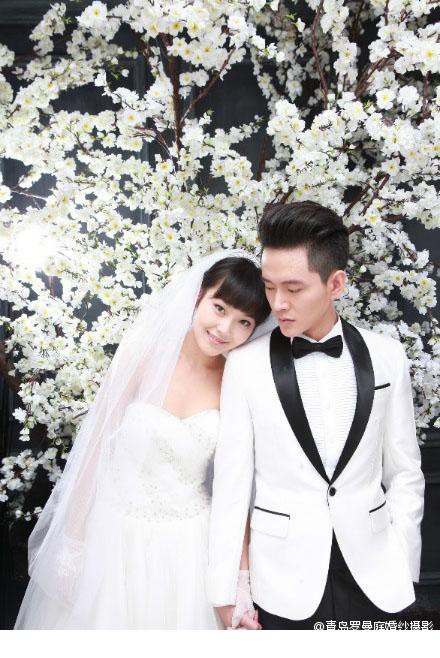 张佳宁与帅哥幸福相依浪漫婚纱照[2]