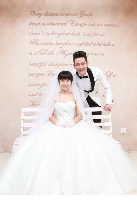 张佳宁与帅哥幸福相依浪漫婚纱照[9]