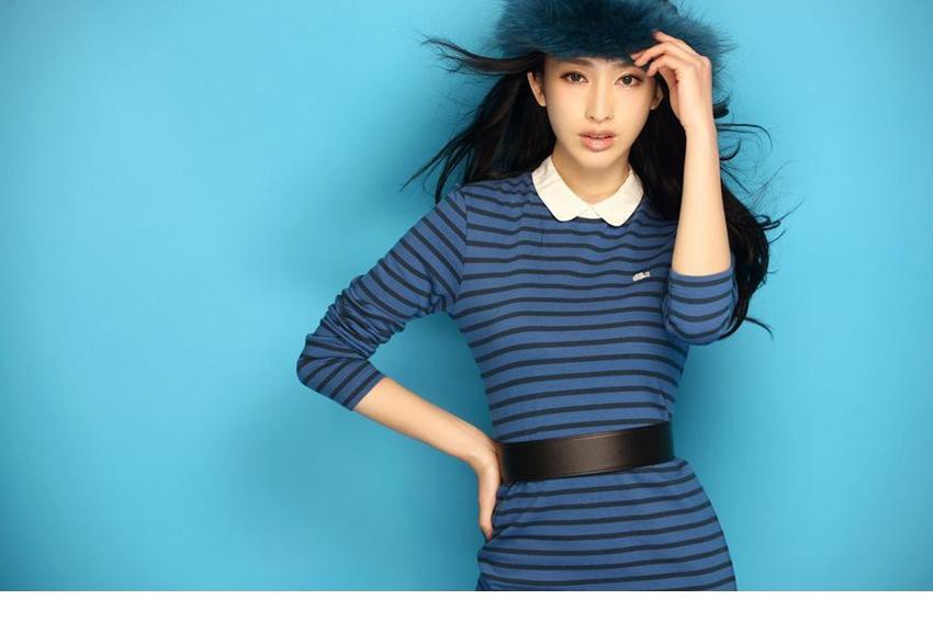 张俪清新时尚靓丽写真 香肩小露甜美迷人[3]