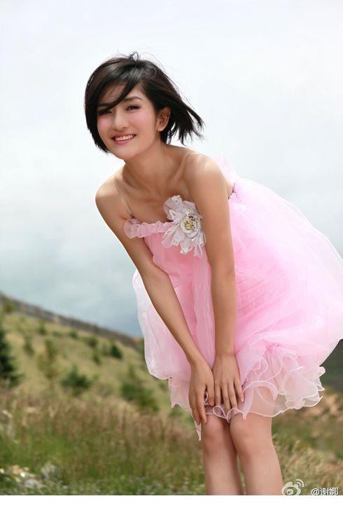 张杰谢娜香格里拉结婚照片 亲昵浪漫融入自然[8]