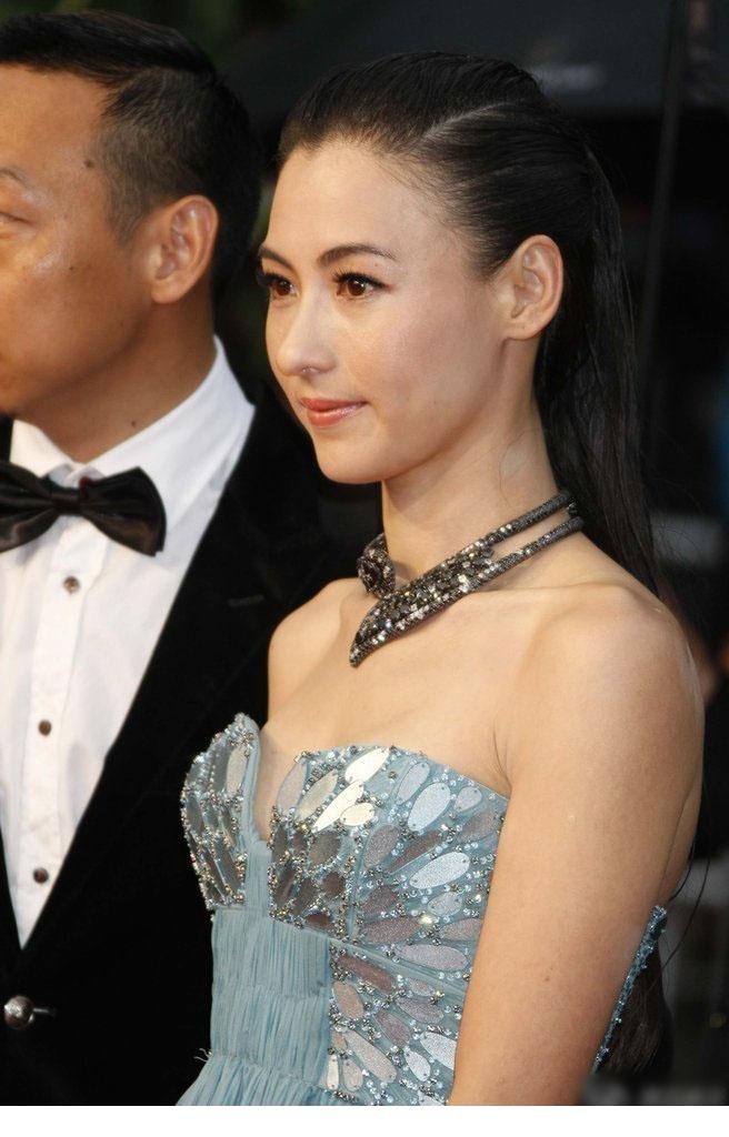 张柏芝戛纳闭幕气质蓝裙笑容迷人[11]
