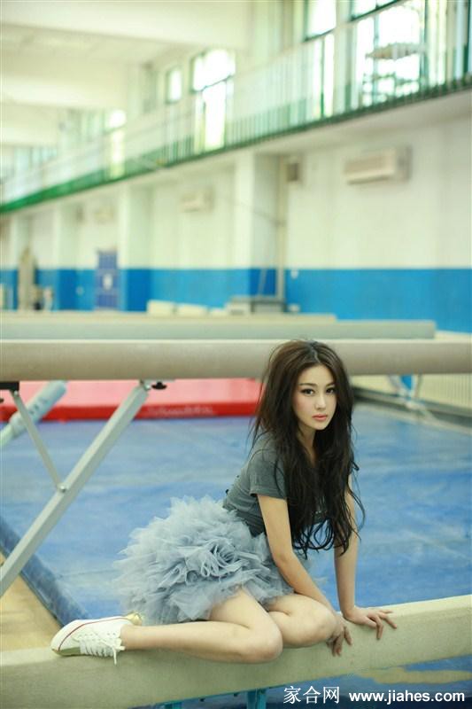 张馨予性感妩媚写真[3]