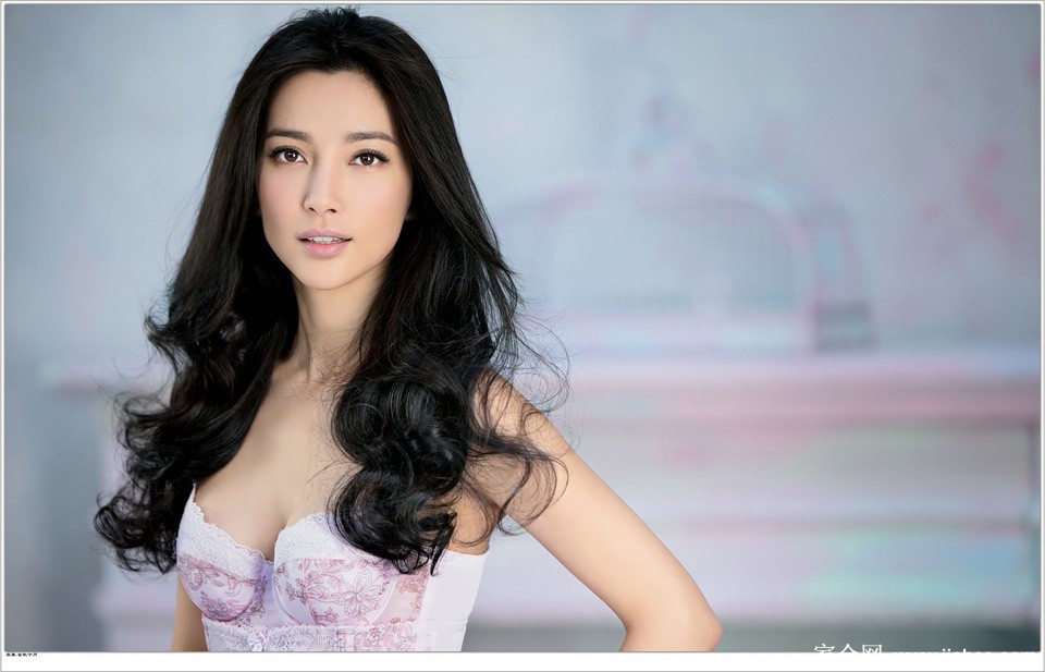 性感美女李冰冰曼妙身材惹人爱[5]