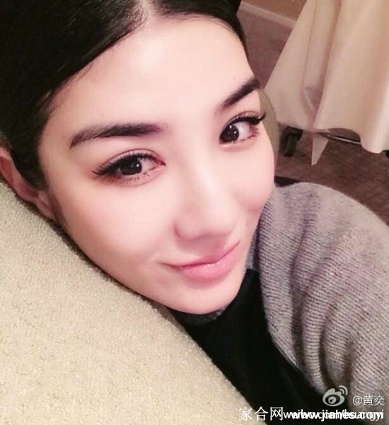 时尚女王黄奕自拍照[6]