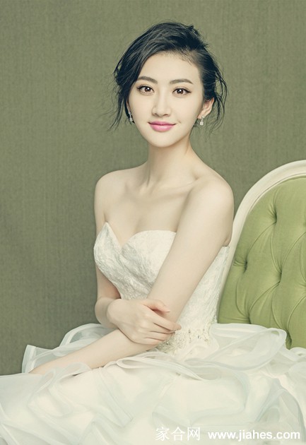 景甜拍摄婚纱写真大片 美丽又动人[3]