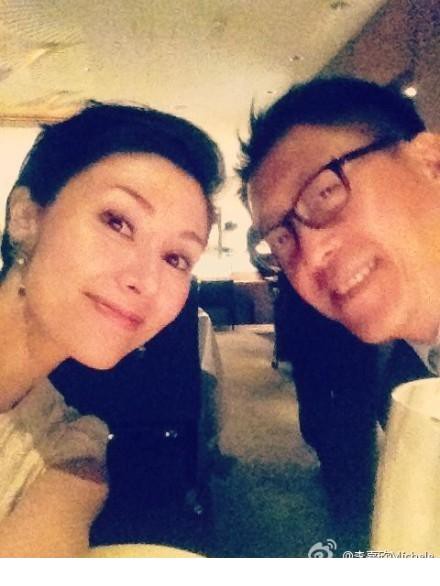 李嘉欣微博晒与老公许晋亨幸福生活照[3]
