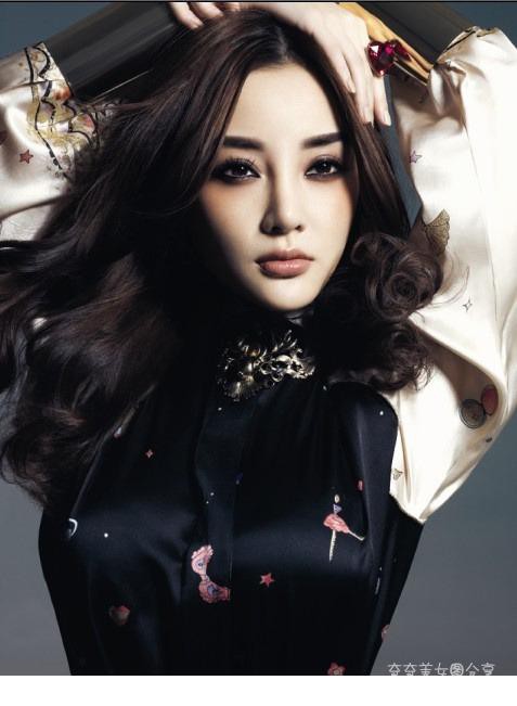 李小璐潮流时尚熟女风写真[3]