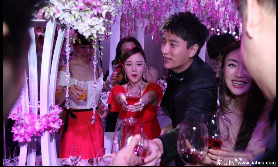 李小璐贾乃亮幸福大婚照[10]