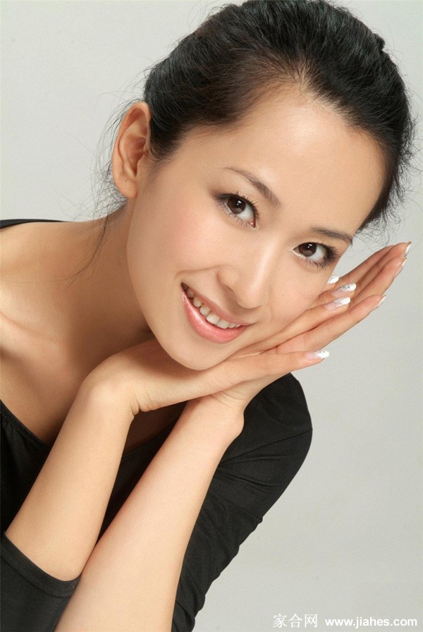李艾佳户外性感写真[10]