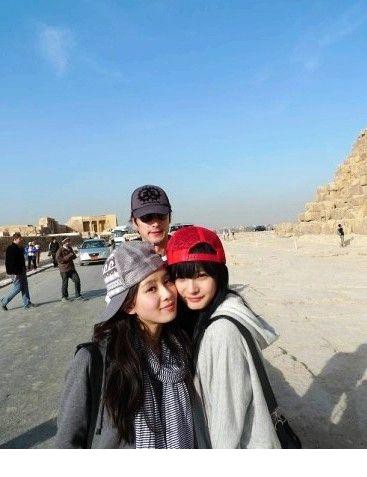 杨幂刘诗诗亲密照曝光 当众大尺度豪放热吻[13]