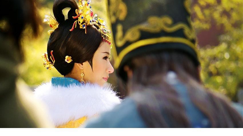 杨怡《后宫》华美剧照 再现深宫女人勾心斗角[6]