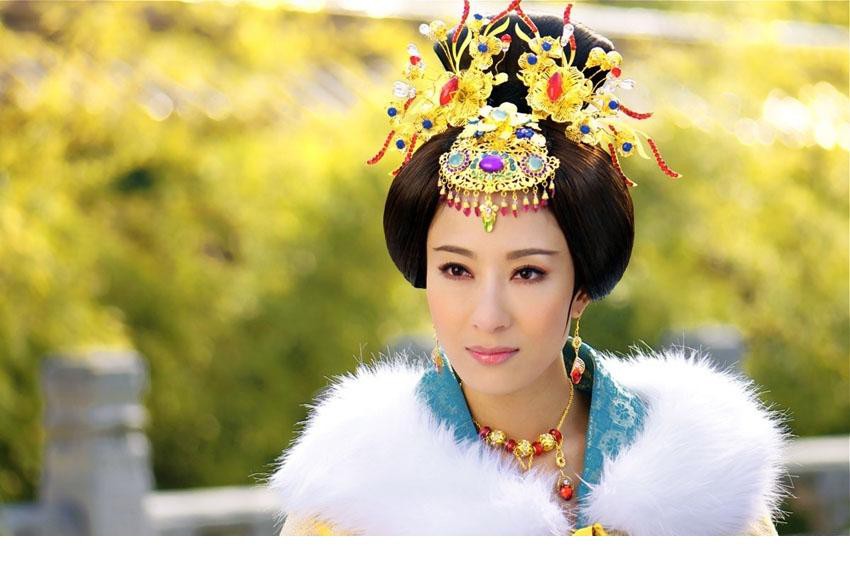 杨怡《后宫》华美剧照 再现深宫女人勾心斗角[12]