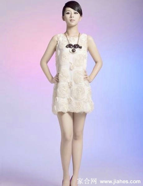 杨紫唯美写真 尽显小女人风情[7]