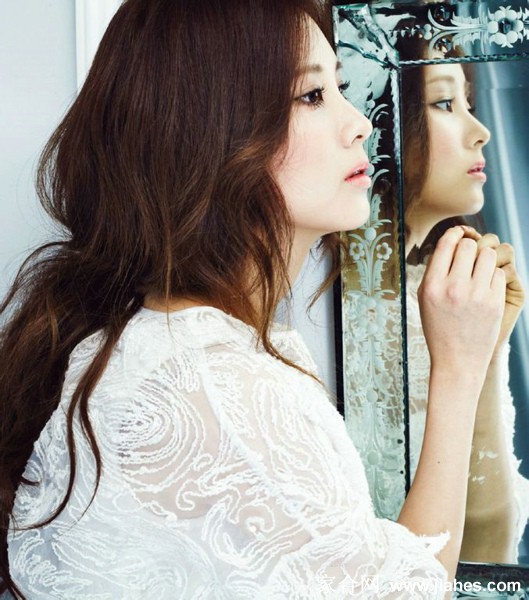 气质女神SeoHyun徐珠贤杂志写真[9]