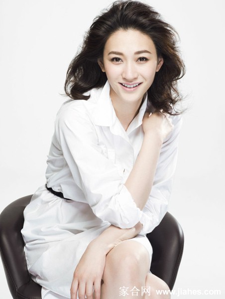气质美女李小冉写真 尽显优雅女人味[9]