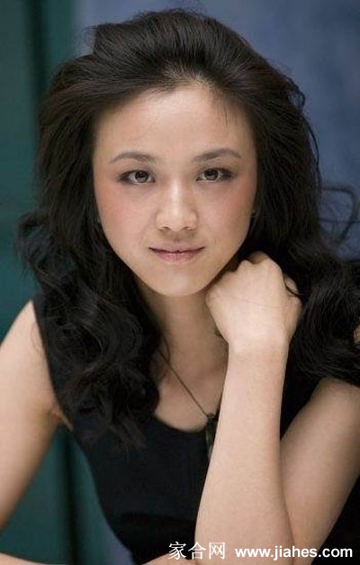 汤唯黑衣尽显成熟女人魅力[2]