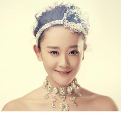 海陆甜美公主写真 精致五官散发新贵气质