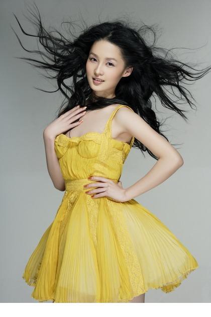 清新美女李沁时尚OL写真[8]