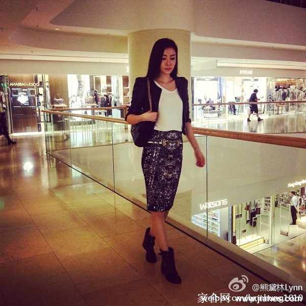 生活中的性感美女熊黛林[14]