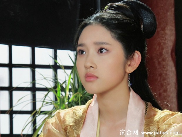 电视剧隋唐演义中唐艺昕饰单盈盈剧照[12]