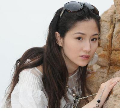 蓝燕3d肉蒲团后拍清纯性感美照