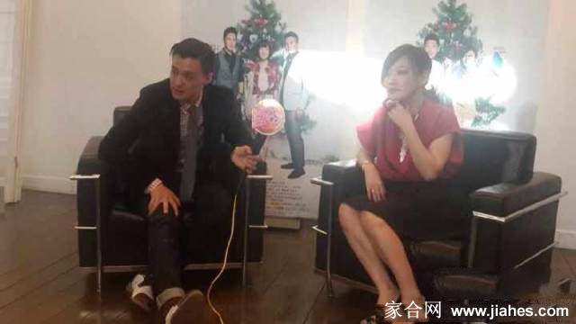 薛佳凝出席《恋爱的那点事儿》发布会[6]