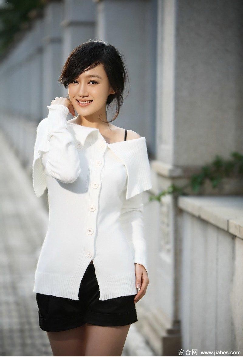 薛佳凝纯美香艳诱人写真美女[12]