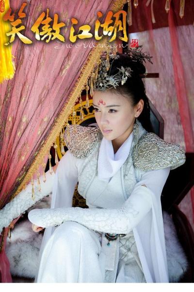 袁姗姗《笑傲江湖》圣姑剧照曝光 银白服饰尽显侠女风范