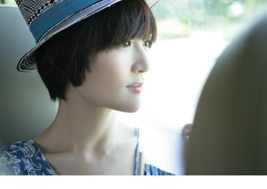 谢娜蓝色巧克力mv小清新写真[2]