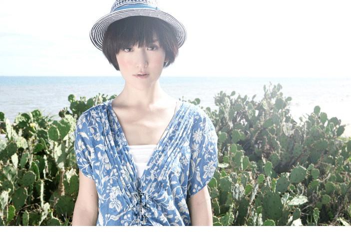 谢娜蓝色巧克力mv小清新写真[6]