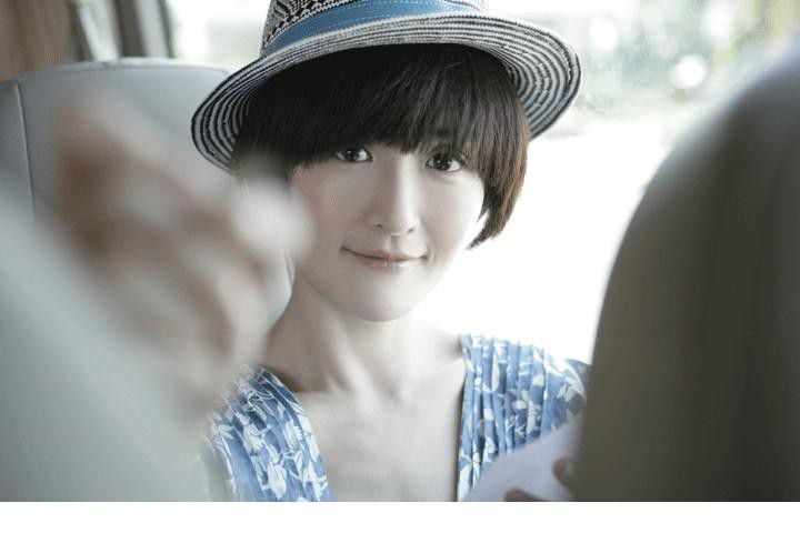 谢娜蓝色巧克力mv小清新写真[10]