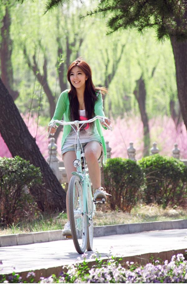 赵奕欢单车少女唯美写真[11]