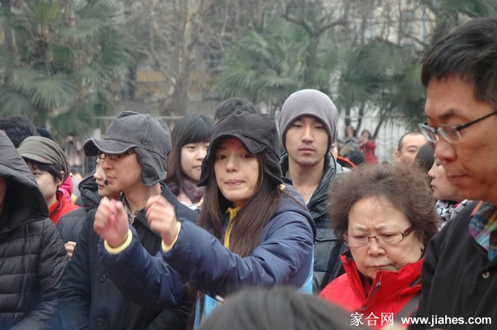 赵薇导演现场中忙碌幕后照[3]