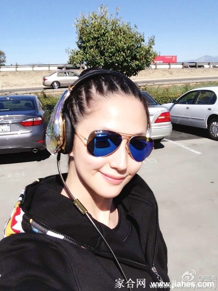 酷爱墨镜的气质美女蓝燕[6]