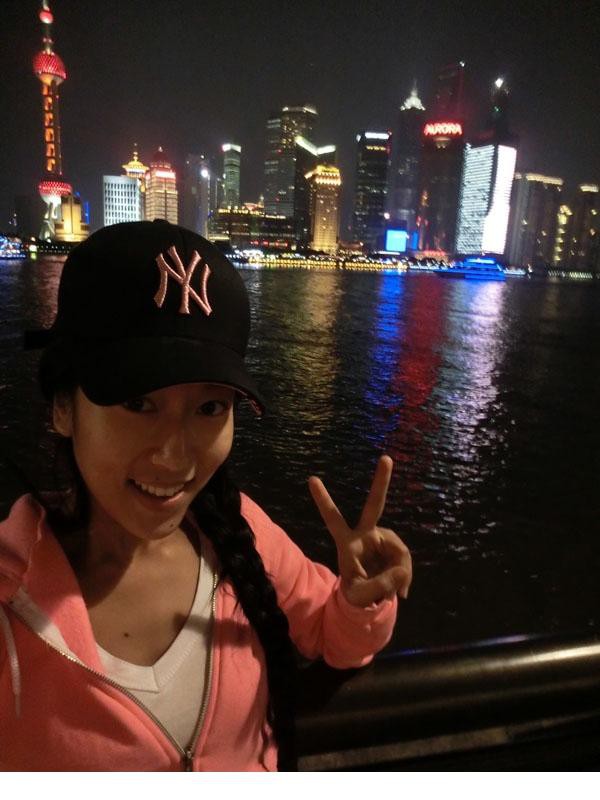 中国好声音吉克隽逸微博晒后台素颜自拍照[6]