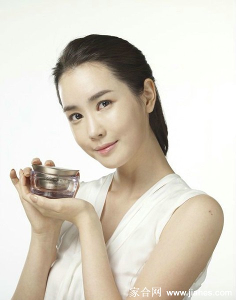 韩国女星李多海为SOMANG化妆品代言（组图）[6]