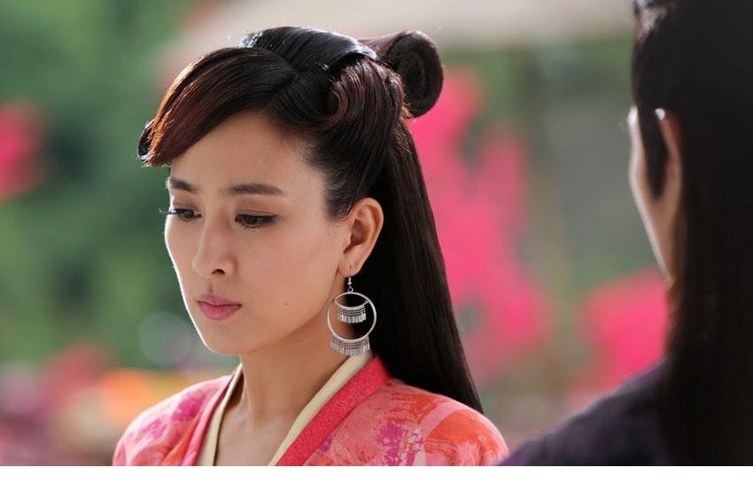 马苏《新白发魔女》最新剧照 与吴奇隆邂逅浪漫情缘[3]